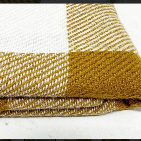 Madewell Buffalo Check Blanket Scarf Antique Gold NWT - Picture 5 of 9